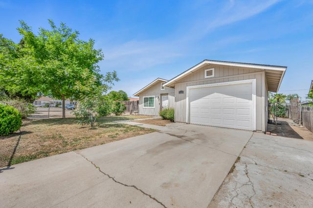 12476 W F Street, Biola, CA 93606