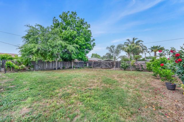 12476 W F Street, Biola, CA 93606