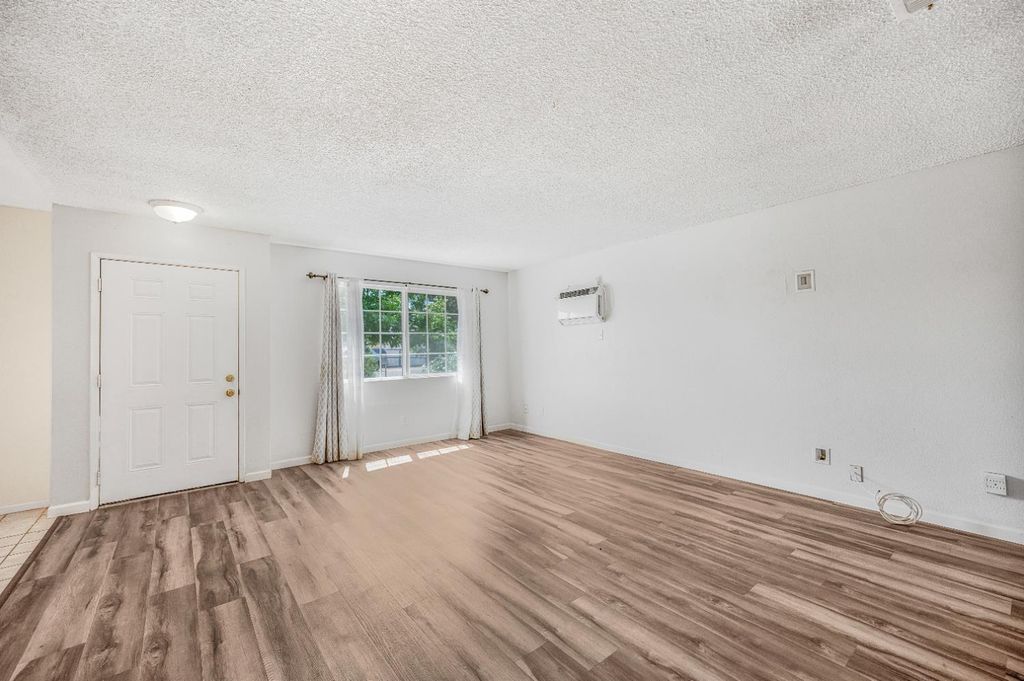 Image 8 of property listing at 12476 W F Street, Biola, CA 93606
