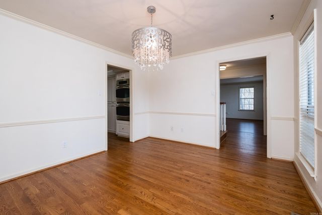 8 Fenchley Ct, Little Rock, AR 72212