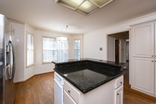 8 Fenchley Ct, Little Rock, AR 72212