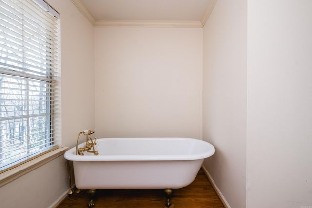 8 Fenchley Ct, Little Rock, AR 72212