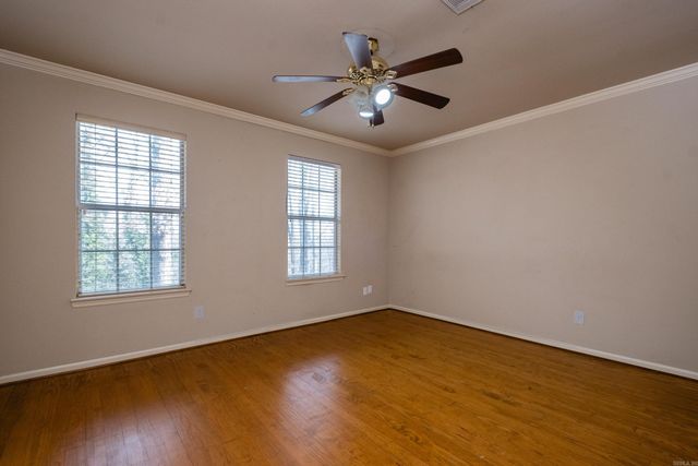 8 Fenchley Ct, Little Rock, AR 72212