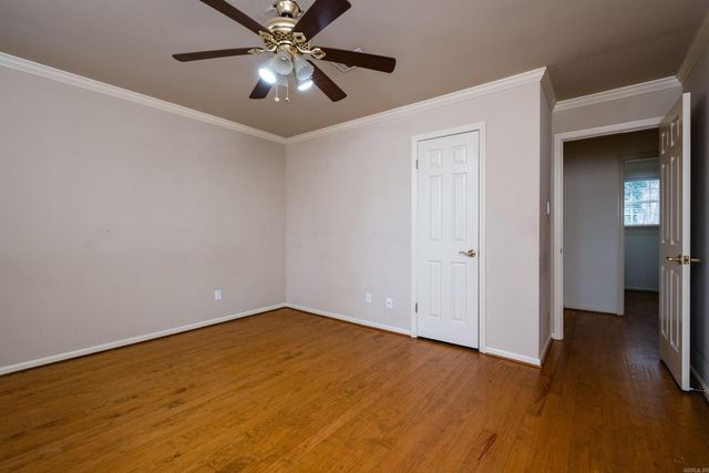 8 Fenchley Ct, Little Rock, AR 72212