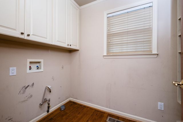 8 Fenchley Ct, Little Rock, AR 72212