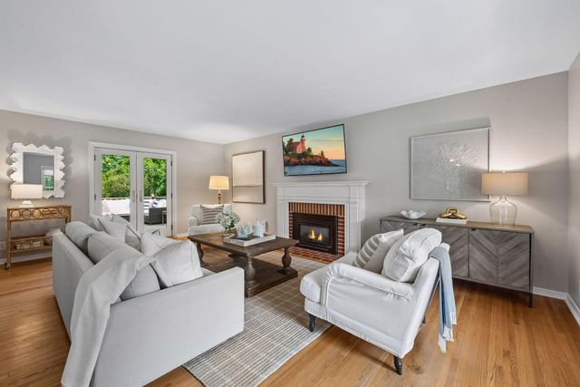 5272 Lochloy Drive, Edina, MN 55436