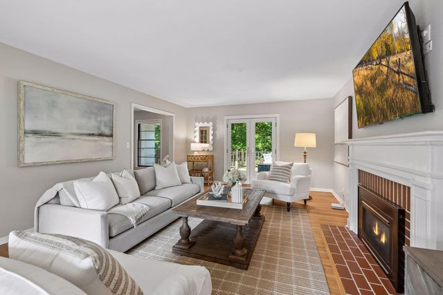 5272 Lochloy Drive, Edina, MN 55436