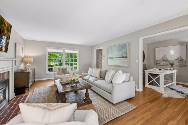 5272 Lochloy Drive, Edina, MN 55436