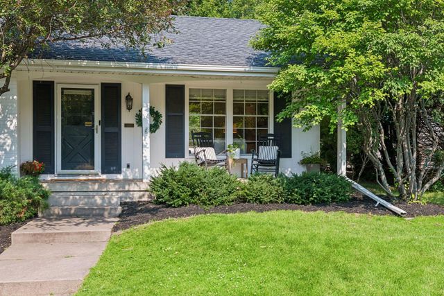 5272 Lochloy Drive, Edina, MN 55436