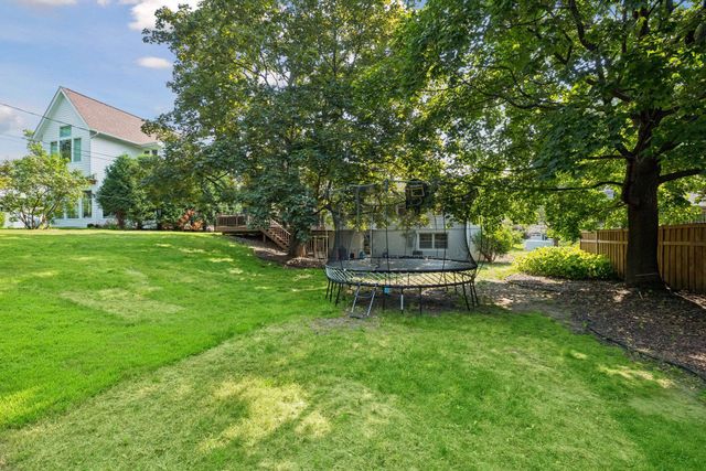 5272 Lochloy Drive, Edina, MN 55436