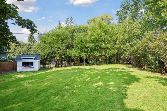 5272 Lochloy Drive, Edina, MN 55436