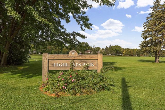 5272 Lochloy Drive, Edina, MN 55436