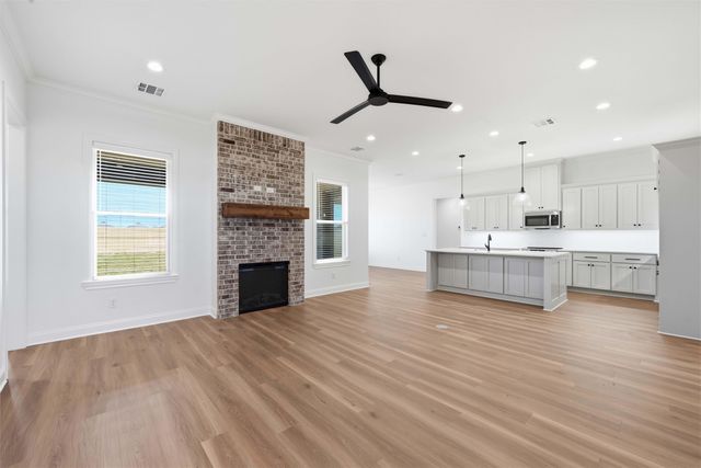 1316 Promised Land Road, Hewitt, TX 76643