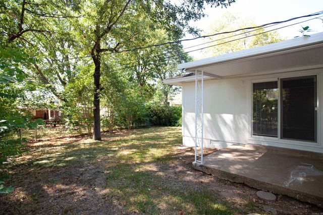 214 Gilbert Dr, Little Rock, AR 72205