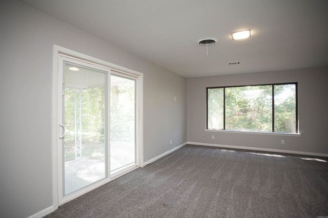214 Gilbert Dr, Little Rock, AR 72205