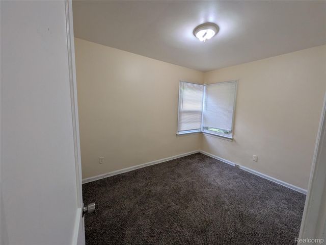 7414 Vaughan Street, Detroit, MI 48228