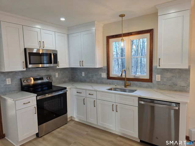 29 Brook Pine Drive, Shelton, CT 06484