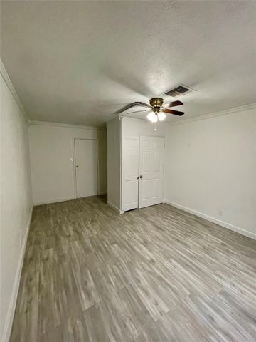 10823 Eddyrock Street, Houston, TX 77089