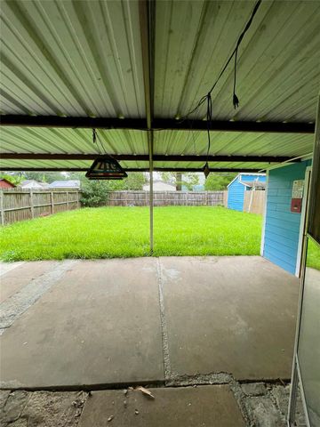 10823 Eddyrock Street, Houston, TX 77089