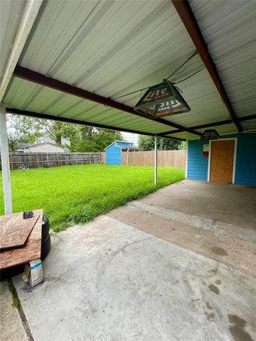 10823 Eddyrock Street, Houston, TX 77089