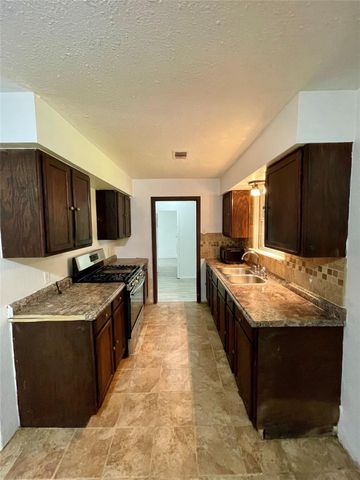 10823 Eddyrock Street, Houston, TX 77089