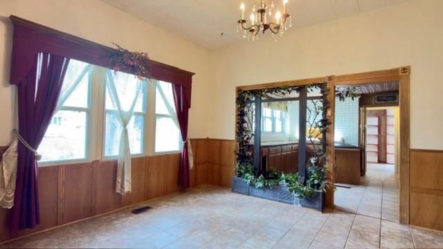 1030 W Walnut Street, Nevada, MO 64772