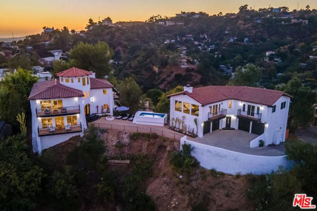 8300 Grand View Drive, Los Angeles, CA 90046