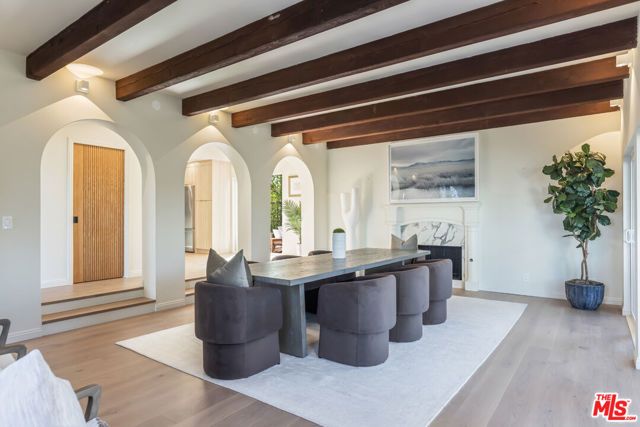 8300 Grand View Drive, Los Angeles, CA 90046