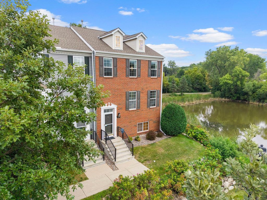 510 Village Parkway, Circle Pines, MN 55014 — photo 2