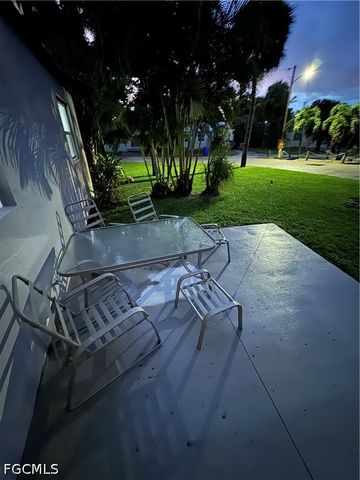 2060 Bayside PKWY, Fort Myers, FL 33901