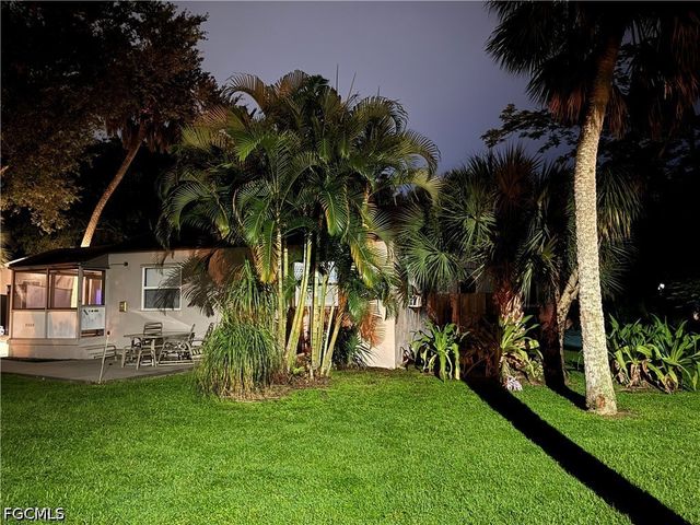 2060 Bayside PKWY, Fort Myers, FL 33901