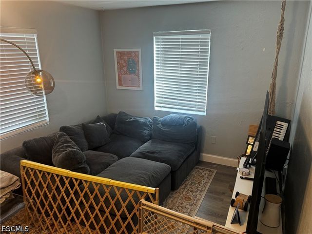2060 Bayside PKWY, Fort Myers, FL 33901