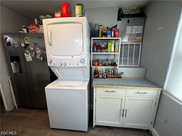2060 Bayside PKWY, Fort Myers, FL 33901