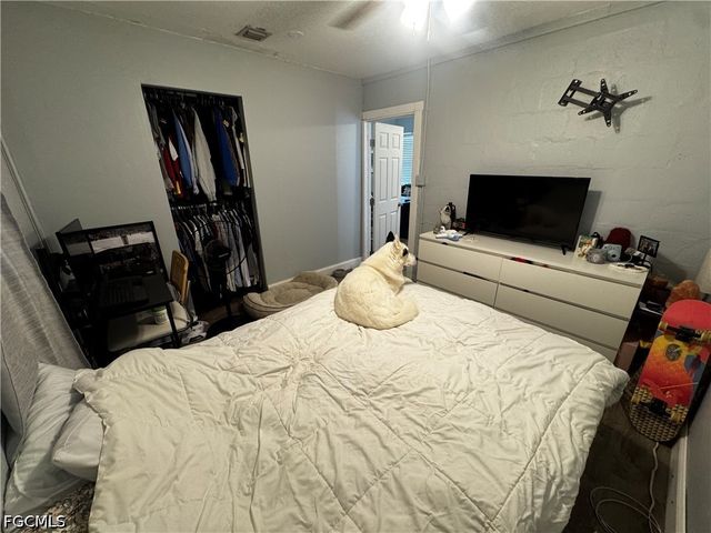 2060 Bayside PKWY, Fort Myers, FL 33901