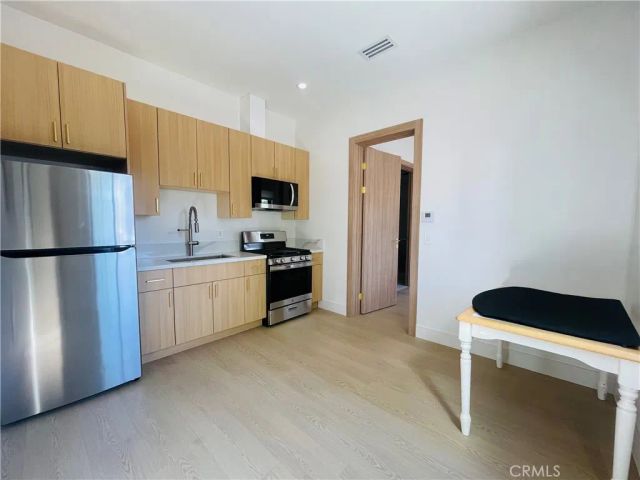 18225 Sugarman, Tarzana, CA 91356