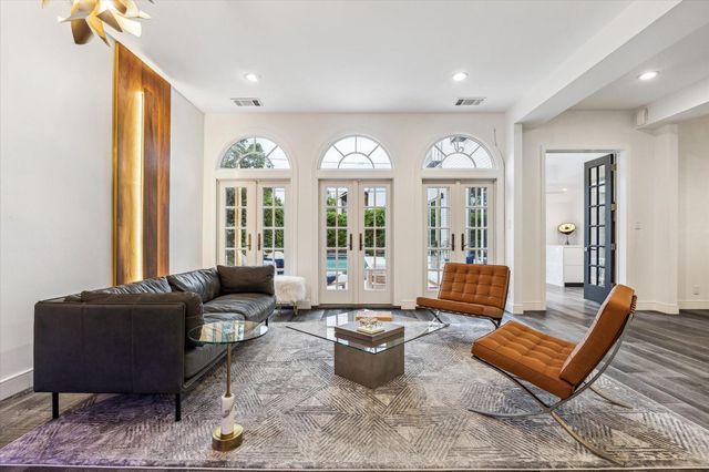 2114 Wroxton Road, Houston, TX 77005