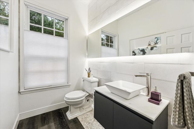 2114 Wroxton Road, Houston, TX 77005