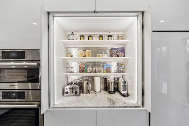 2114 Wroxton Road, Houston, TX 77005