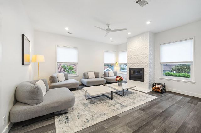 2114 Wroxton Road, Houston, TX 77005