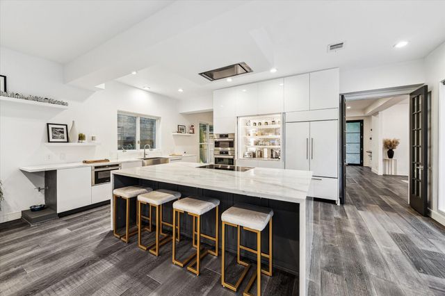 2114 Wroxton Road, Houston, TX 77005