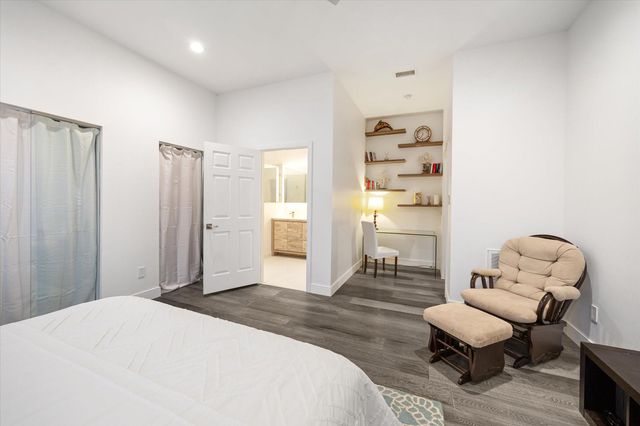 2114 Wroxton Road, Houston, TX 77005