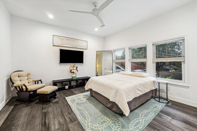 2114 Wroxton Road, Houston, TX 77005