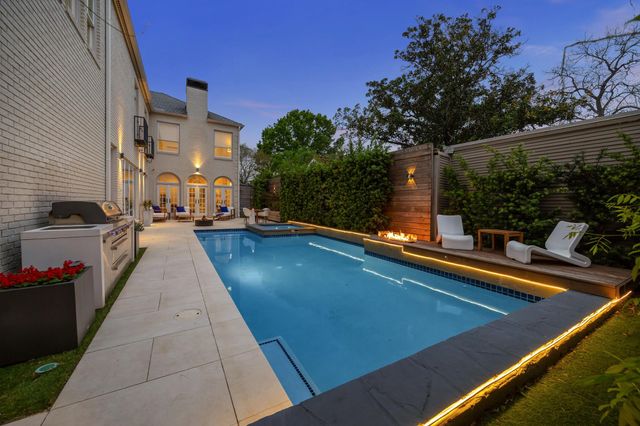 2114 Wroxton Road, Houston, TX 77005