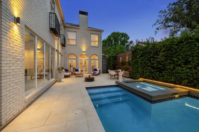 2114 Wroxton Road, Houston, TX 77005