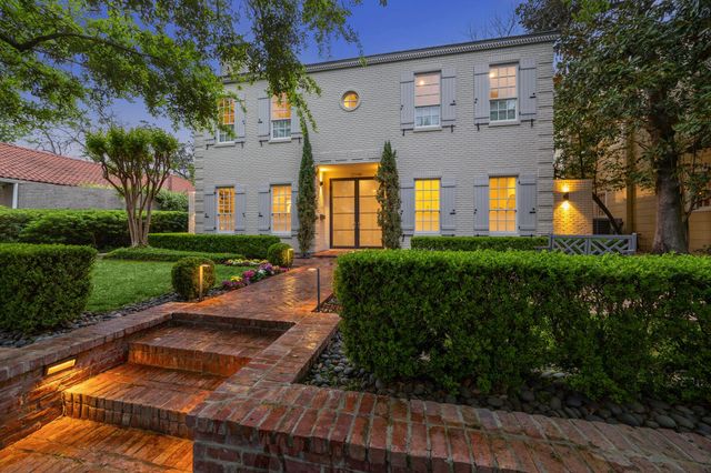 2114 Wroxton Road, Houston, TX 77005