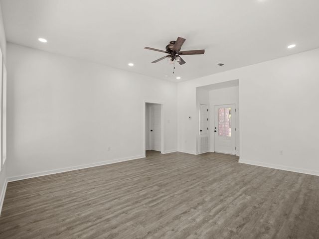 177 J L Obanion, Leesville, LA 71446