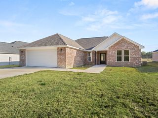 177 J L Obanion, Leesville, LA 71446