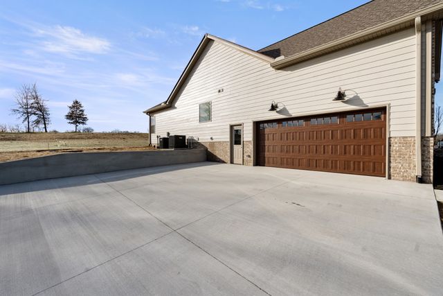 8078 Gideon Rd, Greenbrier, TN 37073