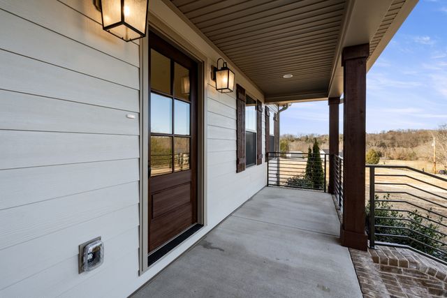 8078 Gideon Rd, Greenbrier, TN 37073