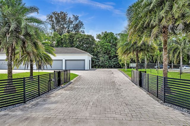 1540 SW 115th Ave, Davie, FL 33325